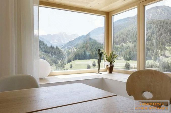Dizajn dnevne sobe sa dva uglovna prozora