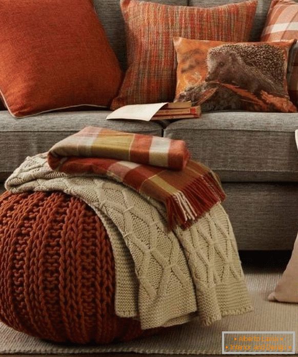 Autumn dekor s vlastitim rukama: obložene stolice i jastuke