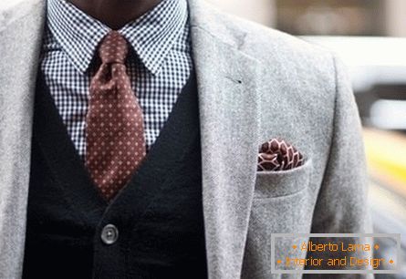 Izbor kravate za sivu jaknu