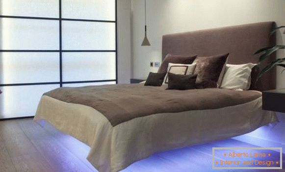 Dizajn spavaće sobe sa LED pozadinskim osvetljenjem