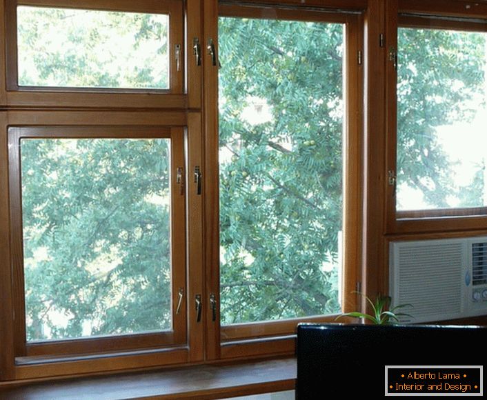Drveni prozori od lijepljenih greda