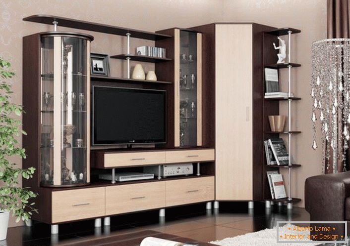 Korišćenje uglovnih modula u malim dnevnim sobama omogućava povećanje korisne površine.