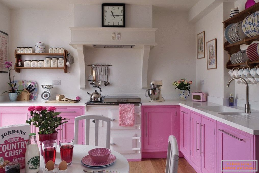 Kuhinja u roze boje