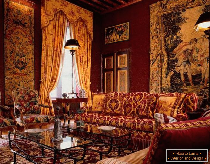 Luksuzni namještaj presvučen u teškoj tapiseriji za luksuznu dnevnu sobu.