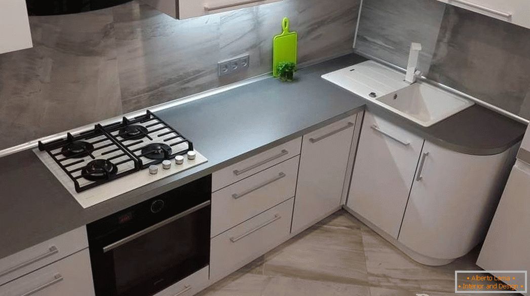 Grey countertop в современном интерьере кухни