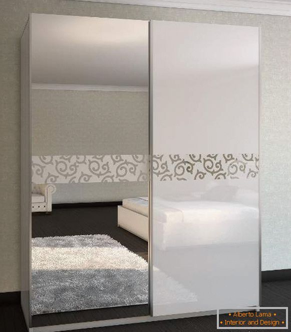 Moderni kupeći ormani - dizajn fotografija u spavaćoj sobi sa ogledalom