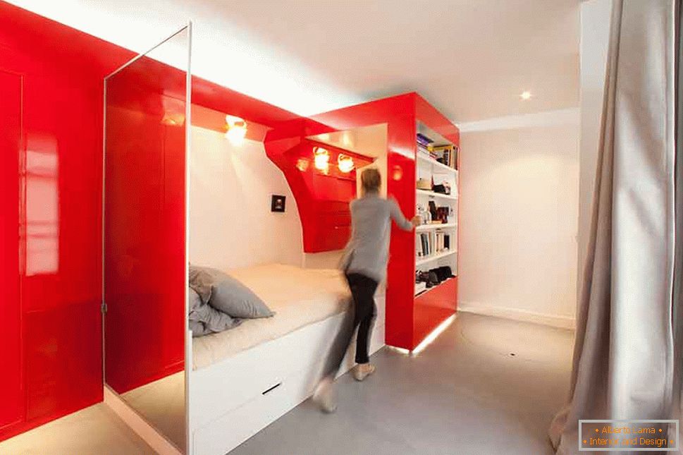 Presvlake spavaće sobe u bijeloj i crvenoj boji