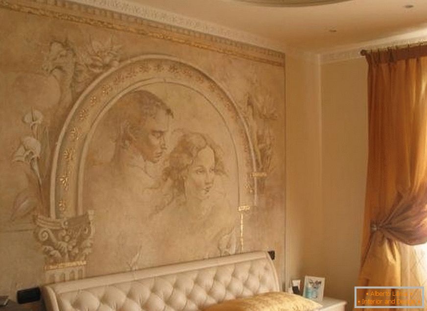 Ukrasni zidovi dekorativnim malterom - fotografija u spavaćoj sobi