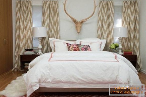Predivan dizajn spavaćih zavesa u bež boje