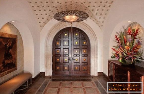 Kuća i ulazna vrata u marokanskom stilu