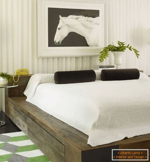 Moderna dizajnerska spavaća soba 2016 u bijelom i sa neobičnim dekorom