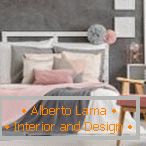 Sivi zidovi i ružičasti tekstil u spavaćoj sobi