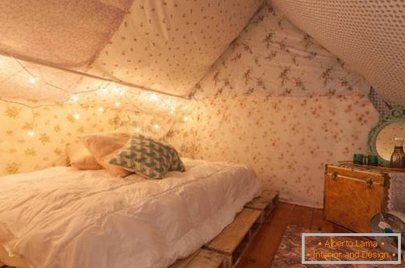 Stil Boho u enterijeru - fotografija zanimljivog dizajna spavaće sobe