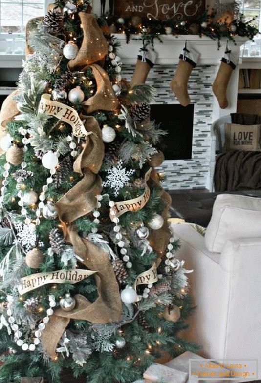 stylish-tree-with-ribbons-and-beads