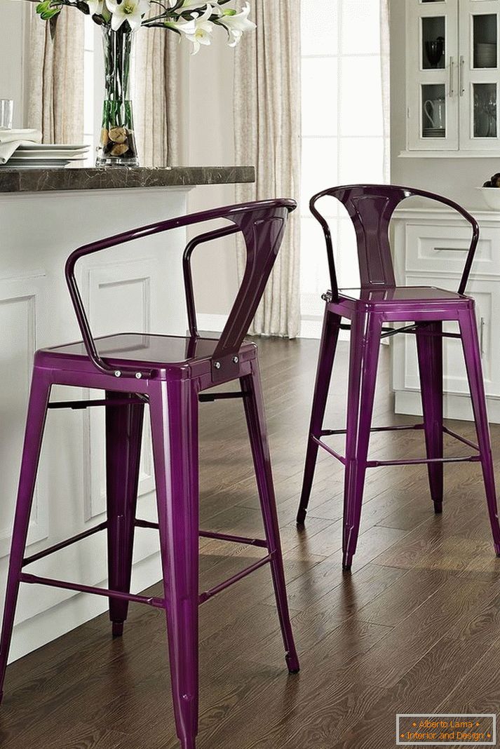 __originalne-bar-stolice-svetle boje-u-unutrašnjost-kuhinja-17