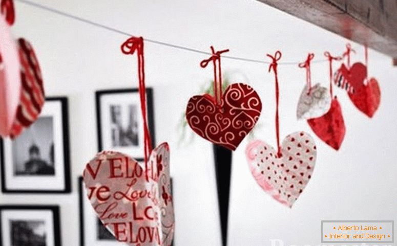 Valentine na pozadini slika na zidu