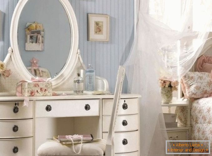 Garderobne stolice sa ogledalom za fotografiju u spavaćoj sobi 3