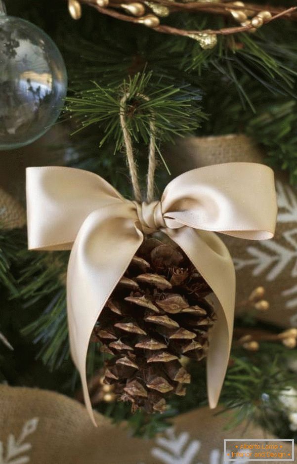 Moderan dekor za božićno drvo