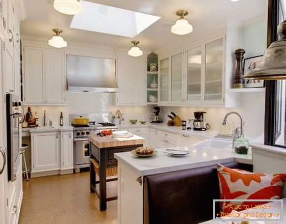 Kako razlikovati trpezarijski prostor u kuhinji sa dekorom i svetlima