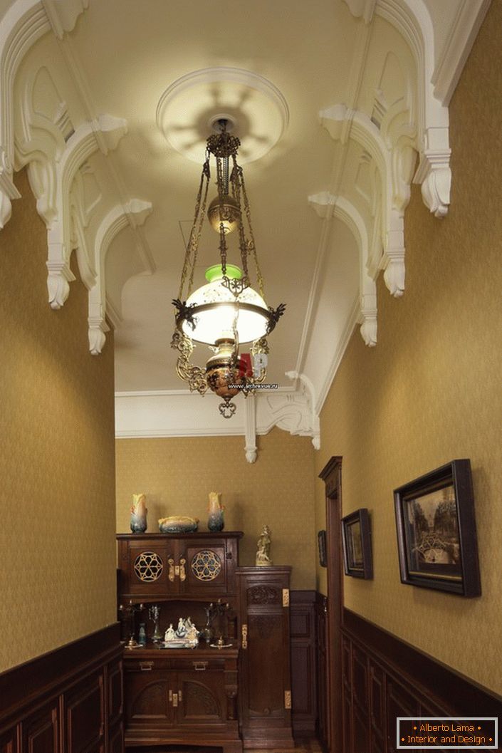 Koridor u stilu Art Nouveau