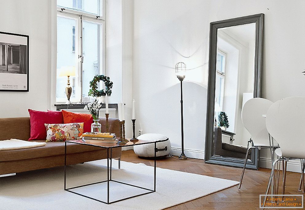 Unutrašnjost dnevne sobe u stilu skandinavskog dizajna