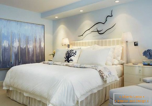 Bijela plava unutrašnjost spavaće sobe - fotografija u modernom stilu