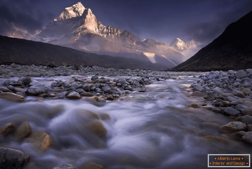 Planinska reka Nepala